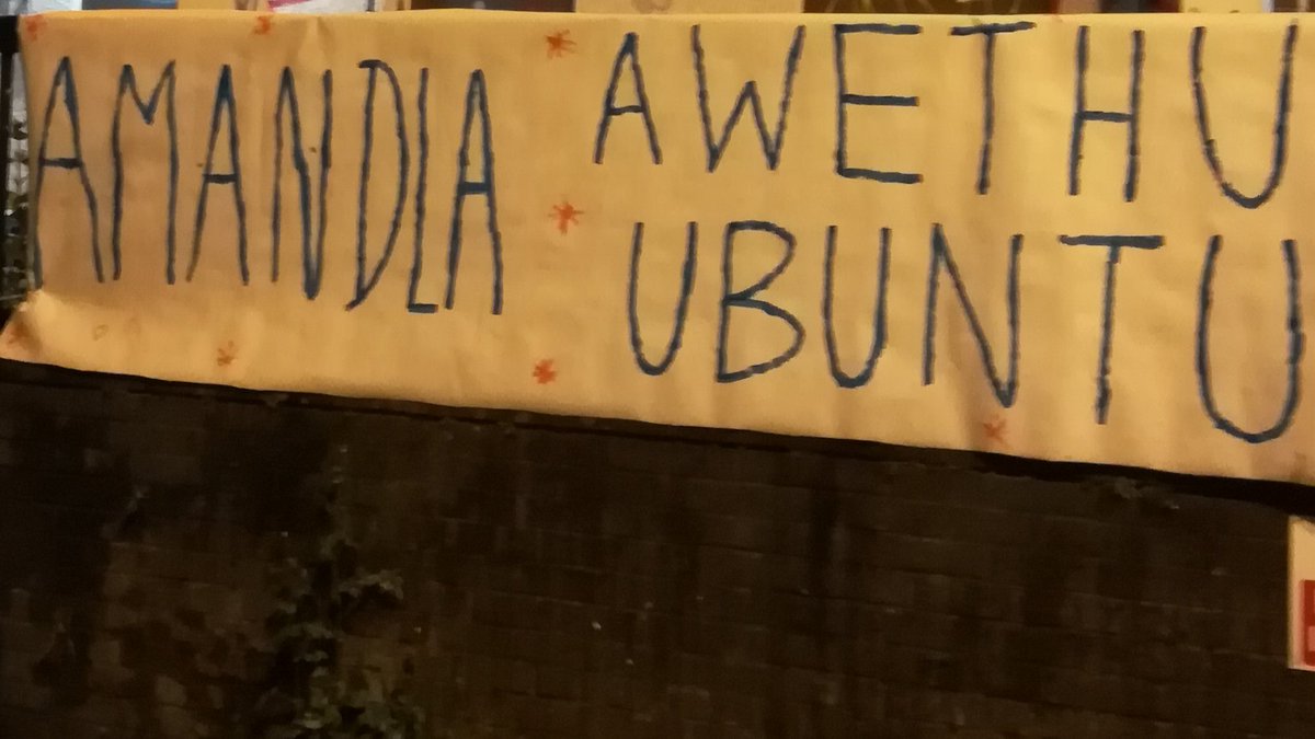 RHLSchoolStreet's tweet photo. RHL activists together with asylum seekers protesting at the International Protection Office Dublin for access to basic human rights. "AMANDLA AWETHU UBUNTU!" "POWER TO THE PEOPLE!" #amnestyforall #homesforall #righttothecity https://t.co/0ZfBhhfcgY