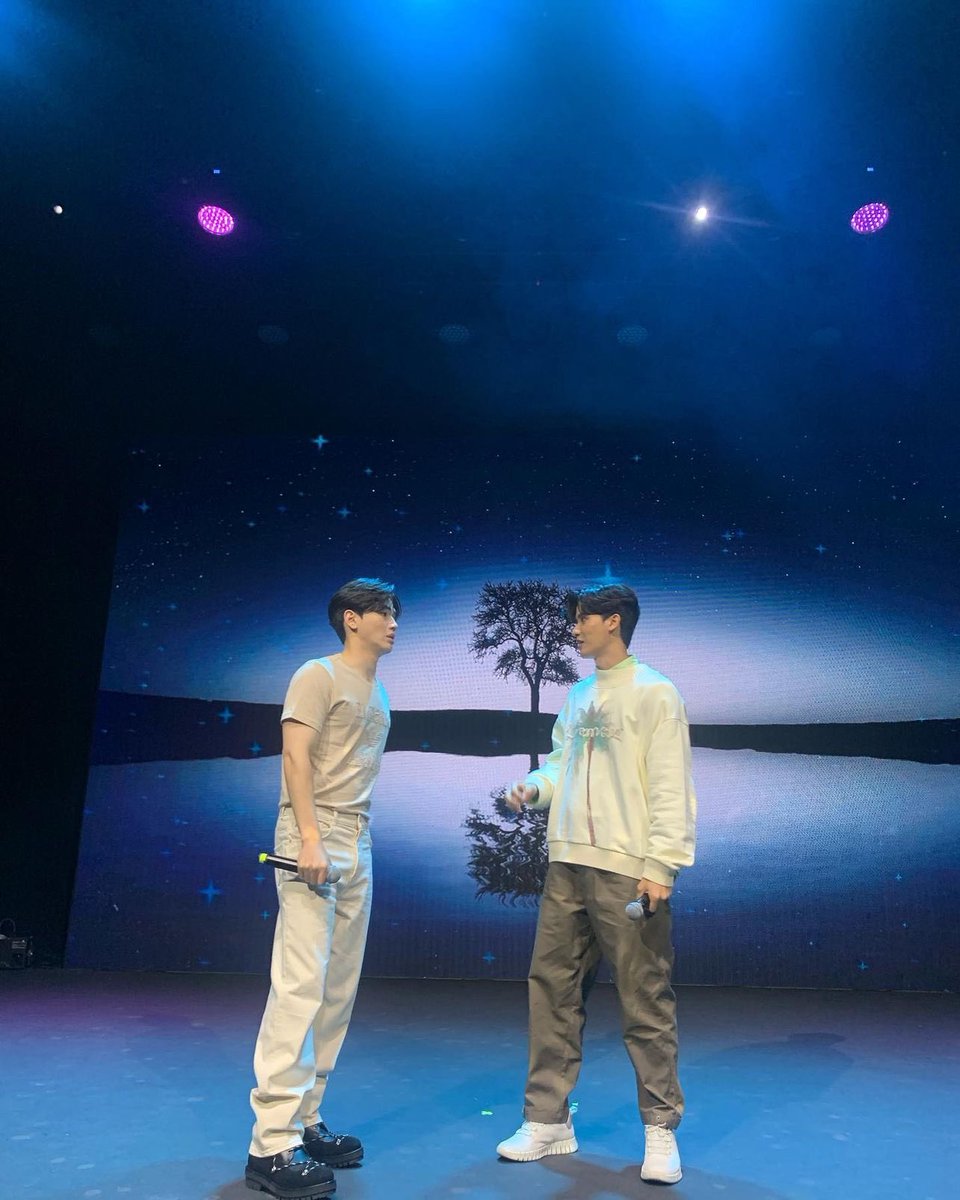 taytawanfc's tweet photo. IGs : Jaojack
☀️[Update] #Tawan_V
➖ 30.04.2023

รักคุณพ่อนะคะ 💙

#TayNew1stFMSG https://t.co/9Jn5e1ZQHh
