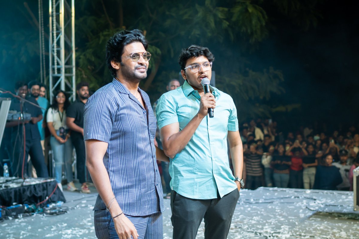 baraju_SuperHit's tweet photo. Get a sneak peek into the behind the scenes fun of #MissShettyMrPolishetty team from #MSMPTeaser screening at Sreenidhi  college. 🤩❤️💫 

@MsAnushkaShetty 
@NaveenPolishetty @filmymahesh @radhanmusic #NiravShah  #RajeevanNambiar @kabilanchelliah @adityamusic @uv_creations https://t.co/4Pkwf3bH07