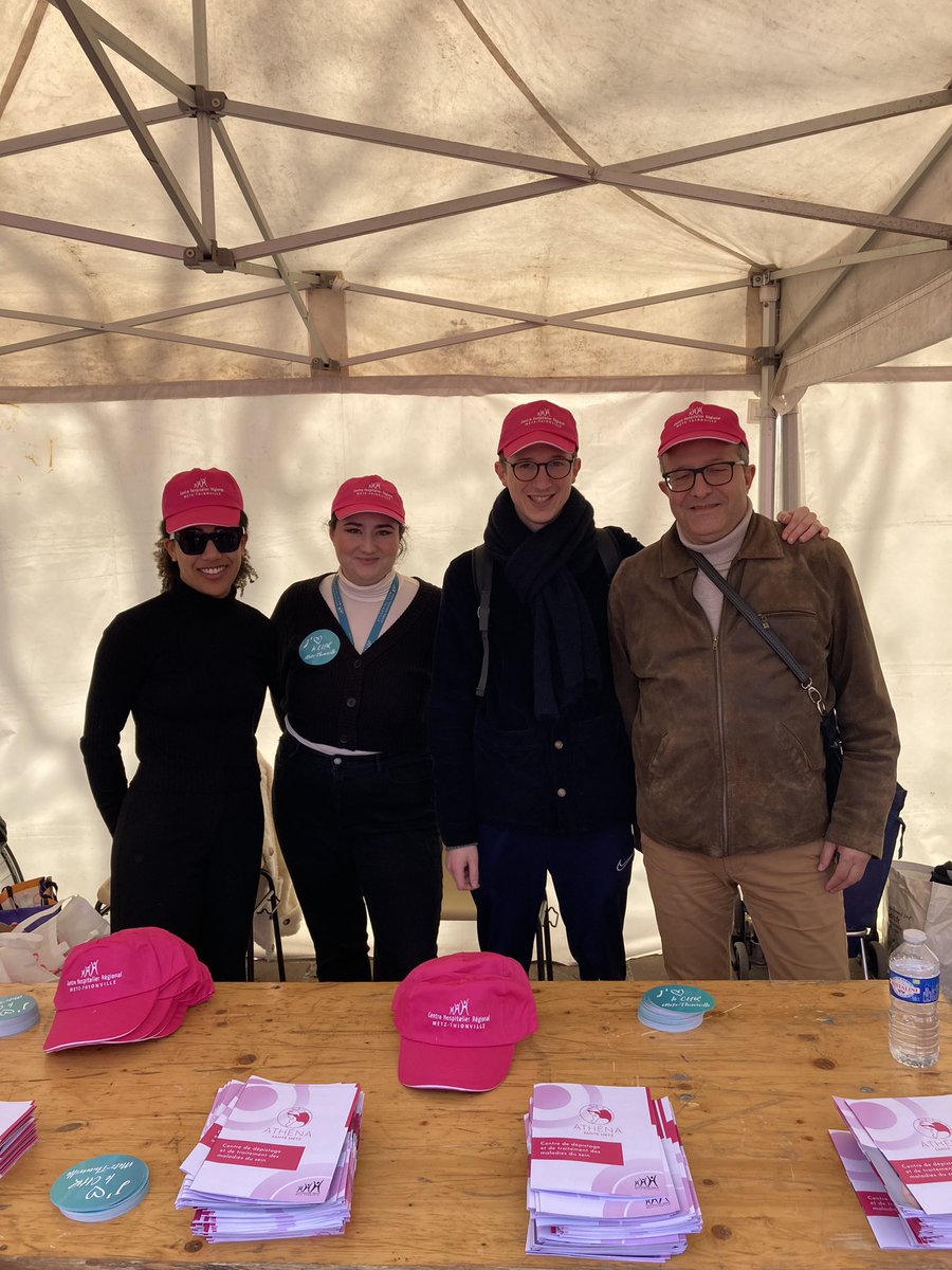 chr_metz_thion's tweet photo. Le CHR en communion avec la population de la @MairiedeMetz pour La Messine ! 🌹🎉
Tous unis contre le cancer du sein 🫶🏼
#la #messine #ensemble #sante #publique https://t.co/Y3k5hBHZlb