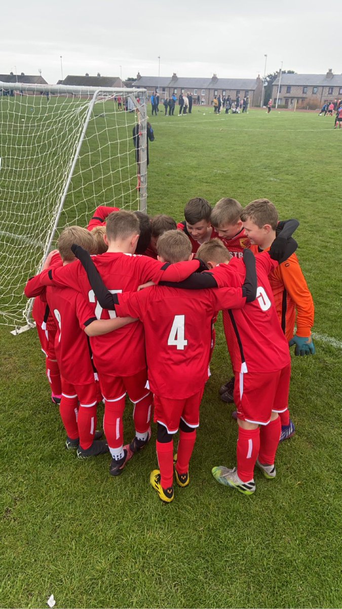 Sean_b10's tweet photo. Great day yesterday at the first school gala of the year. Another final for the boys. Great achievement playing against the year up. Managed to catch a few cades goals too ⚽️ https://t.co/pf7HbqUtGk