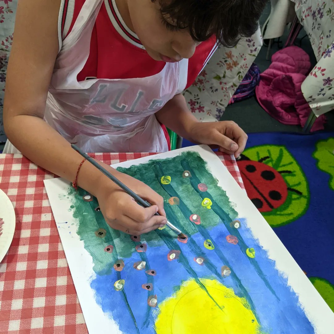 Absolutely love teaching this Meadow Painting to kids aged 6-11 🖼️🌿 #kidsart #london #painting #arteducation #schoolworkshops #birthdayparties #northlondon #drawing #creativeprocess #kidsparty #arttechniques