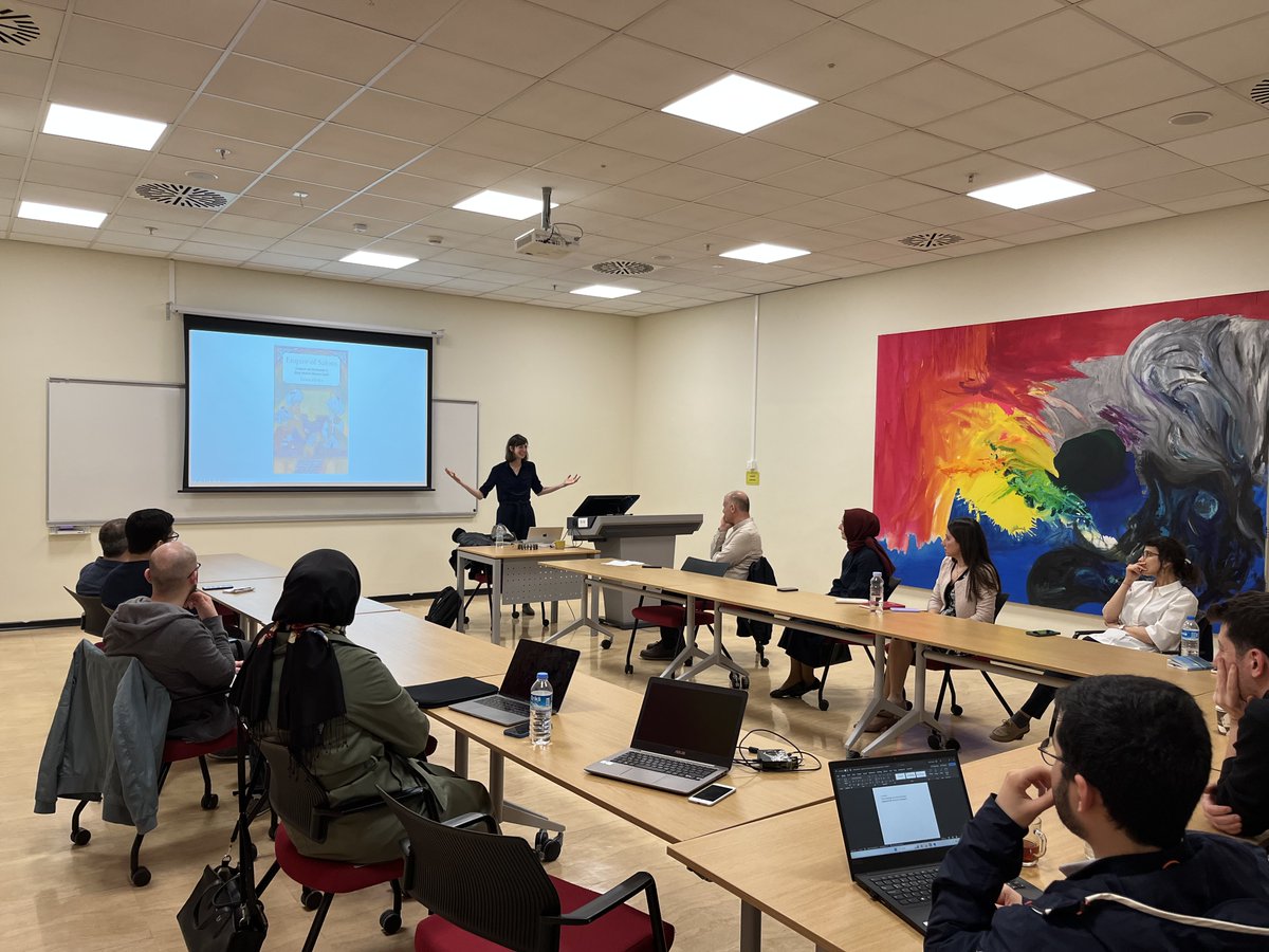 OTTOLEGAL_ERC's tweet photo. We'd like to thank Helen Pfeifer for sharing her fascinating research on the animals of Istanbul with us. Thanks also to all those who attended the talk and participated in the discussion afterward! https://t.co/11mUuMAIfx