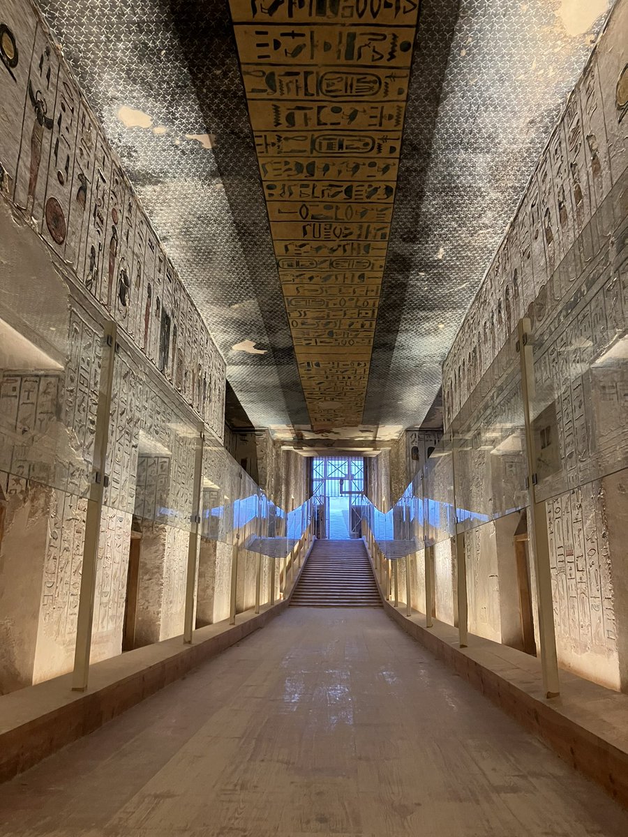 ルクソールの空 𓊪𓏏𓇯𓈖𓋆𓏏𓊖 on Twitter: "ラメセス三世墓(TT11)、独り占め。"