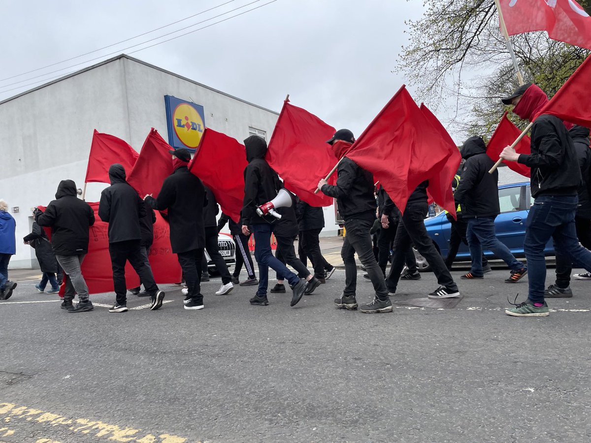 YCLGlasgow's tweet photo. Yesterday, our members joined hundreds of trade unionists in our city, and proudly led the #RedBloc during this year's May Day march.

#UntilVictory https://t.co/MorFXCxCfI