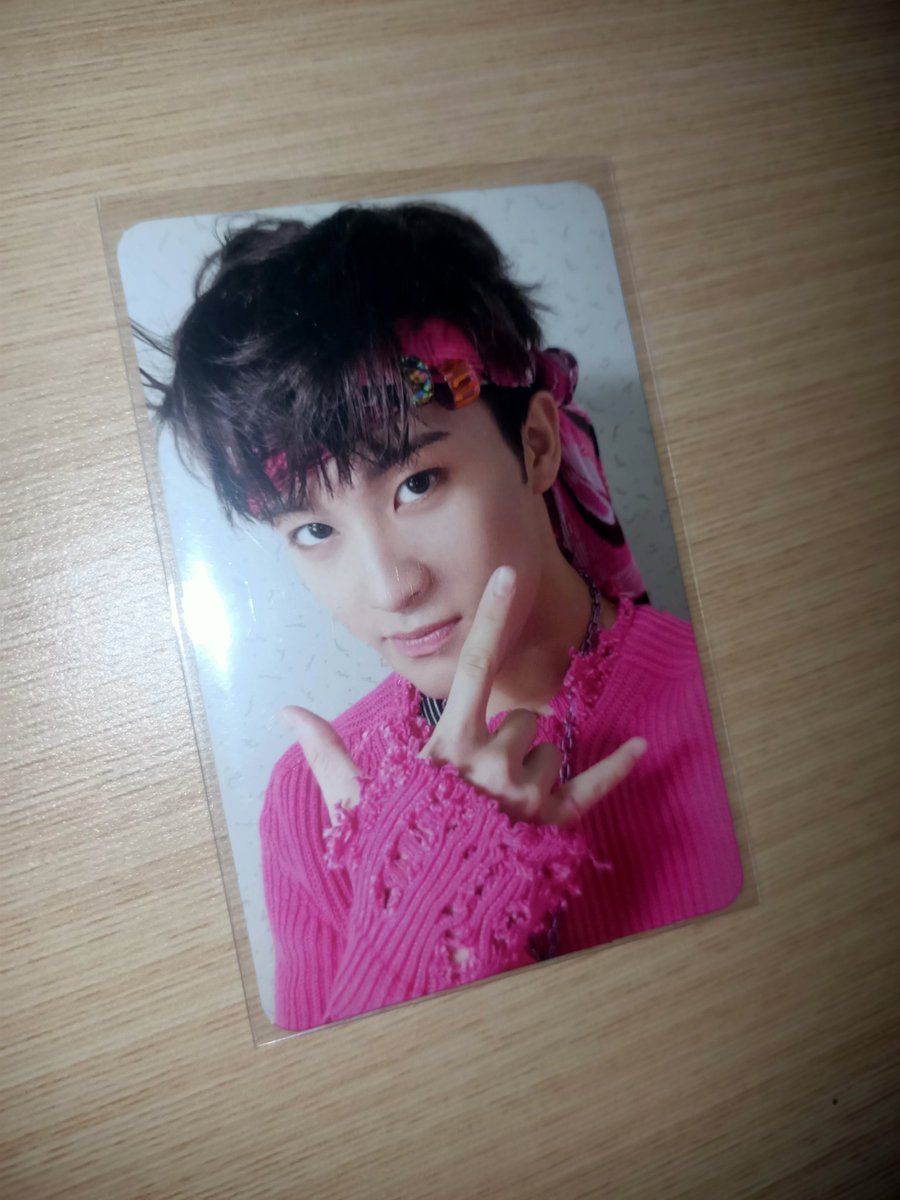 mkstwrl's tweet photo. i received mark na po nung isang araw pa thank youu!!💖💝💗💓
#tnxyuhaochan @kyuriehao https://t.co/D1wZykzoNQ