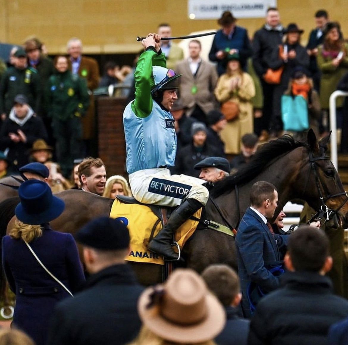 jamiesnowden's tweet photo. That’s it for the 2022-23 NH season, a record breaking season for our team at Folly House @LambournGallops Well done team. Many thanks to everyone and all the support.  @GavinSheehan92 @Alexwalters89 @page_fuller @TMBloodstock @BetVictor #TopTeam https://t.co/lnZqIHTYkk
