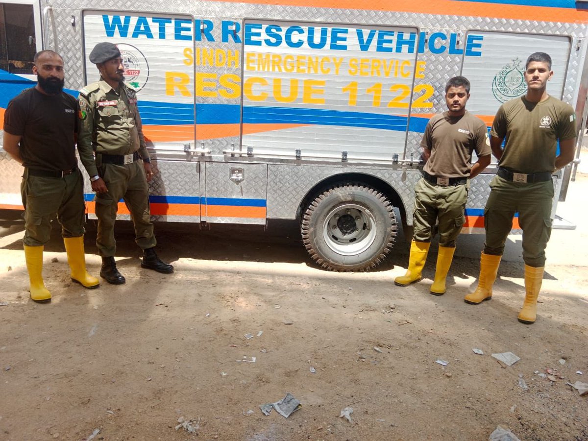 murtazawahab1's tweet photo. In order to deal with any emergency situation due to the expected rains, Rescue 1122 team has been stationed in different areas by #SindhGovt to assist with rescue operations if needed https://t.co/S6x9XhPUlO