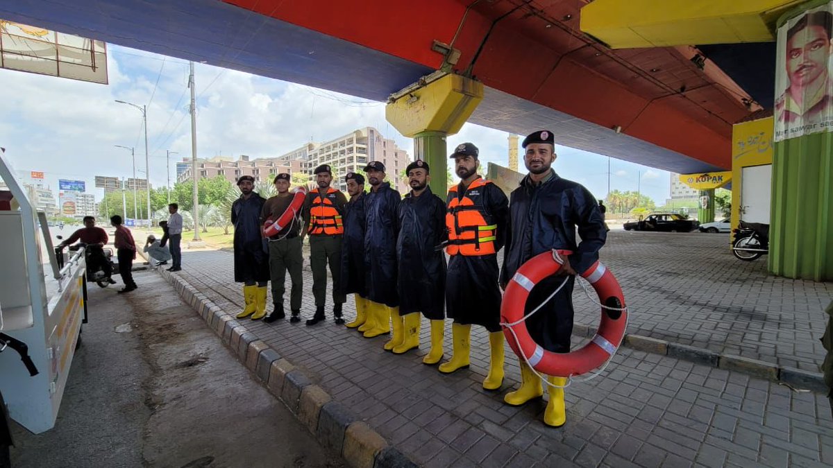 murtazawahab1's tweet photo. In order to deal with any emergency situation due to the expected rains, Rescue 1122 team has been stationed in different areas by #SindhGovt to assist with rescue operations if needed https://t.co/S6x9XhPUlO