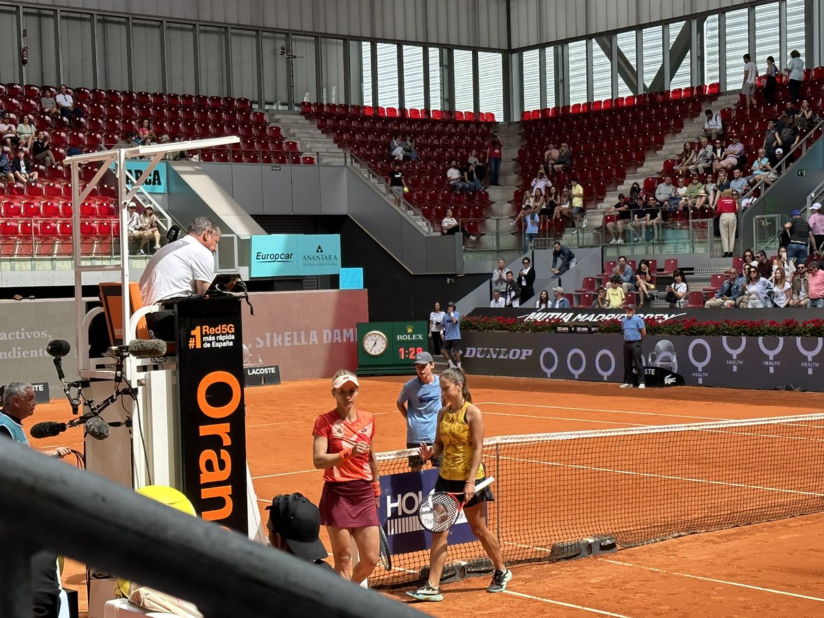 josemorgado's tweet photo. No handshake between Ukrainian Tsurenko and Russian Kasatkina, but there was a little wave from Lesia to Dasha, who spoke repeatedly against the war and considered to play for a different country.., https://t.co/Bsk6gPwWQ6