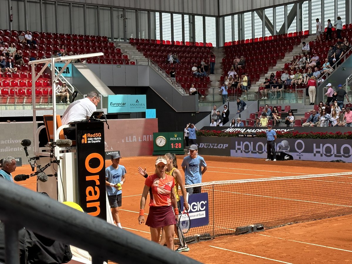 josemorgado's tweet photo. No handshake between Ukrainian Tsurenko and Russian Kasatkina, but there was a little wave from Lesia to Dasha, who spoke repeatedly against the war and considered to play for a different country.., https://t.co/Bsk6gPwWQ6