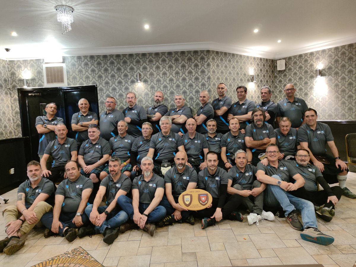 RugbyBadalona's tweet photo. Veterans del @RugbyBadalona a terres escoceses amb els amics de @kirkcaldyrugby https://t.co/uzrCKFNQ2q