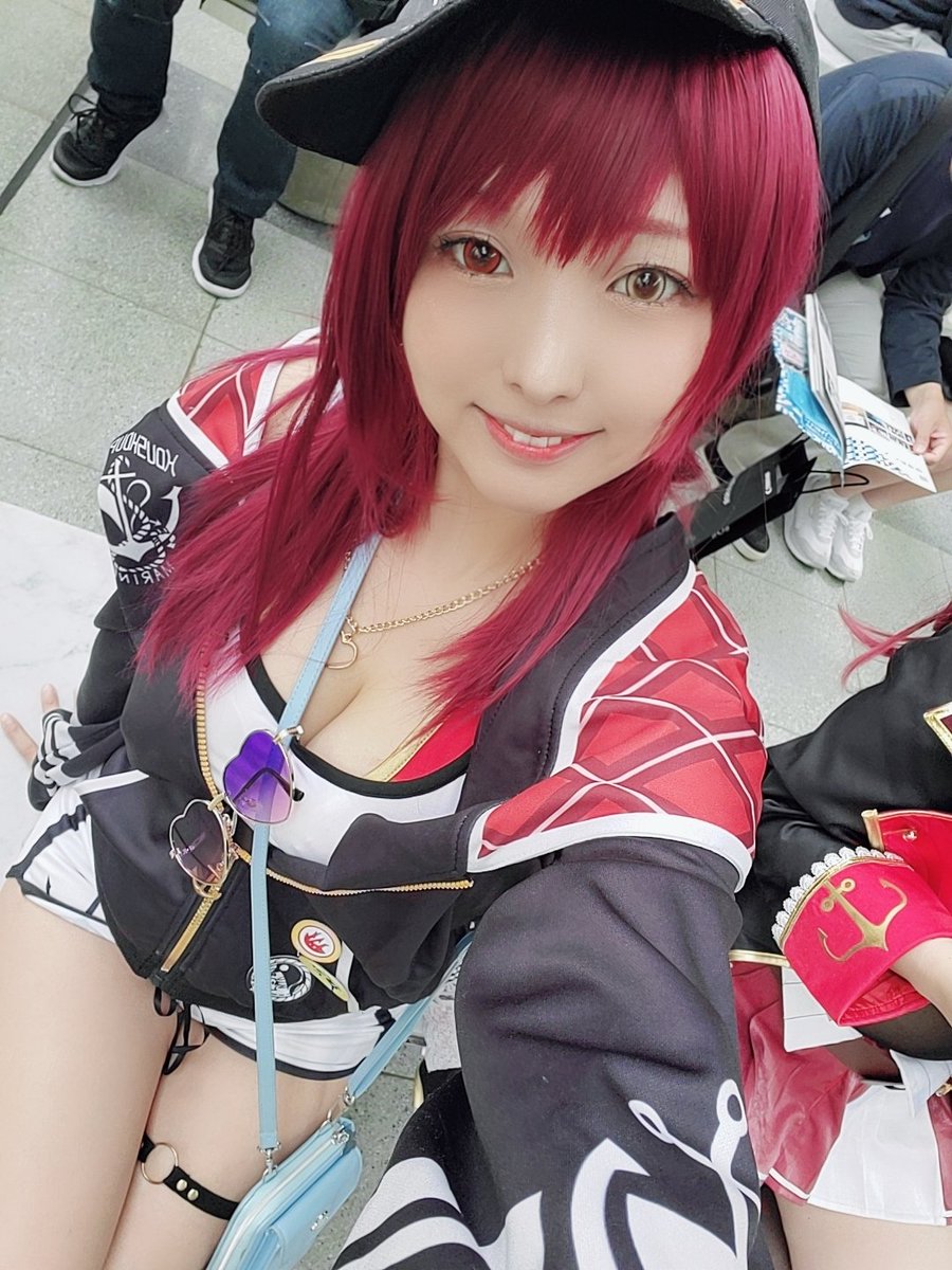 ホロライブ　コスプレ エロ 