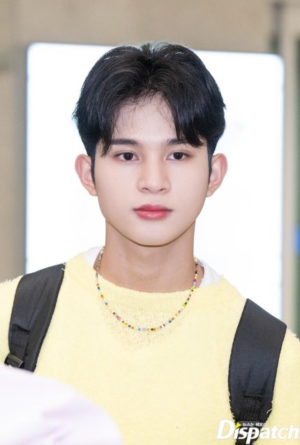 HORI70N's tweet photo. 📍 Incheon, Korea 

"Member Winston left the arrival hall with a bright smile showing his teeth." 

📸 Dispatch https://t.co/MkhH7Rwbce