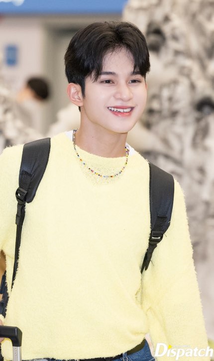 HORI70N's tweet photo. 📍 Incheon, Korea 

"Member Winston left the arrival hall with a bright smile showing his teeth." 

📸 Dispatch https://t.co/MkhH7Rwbce