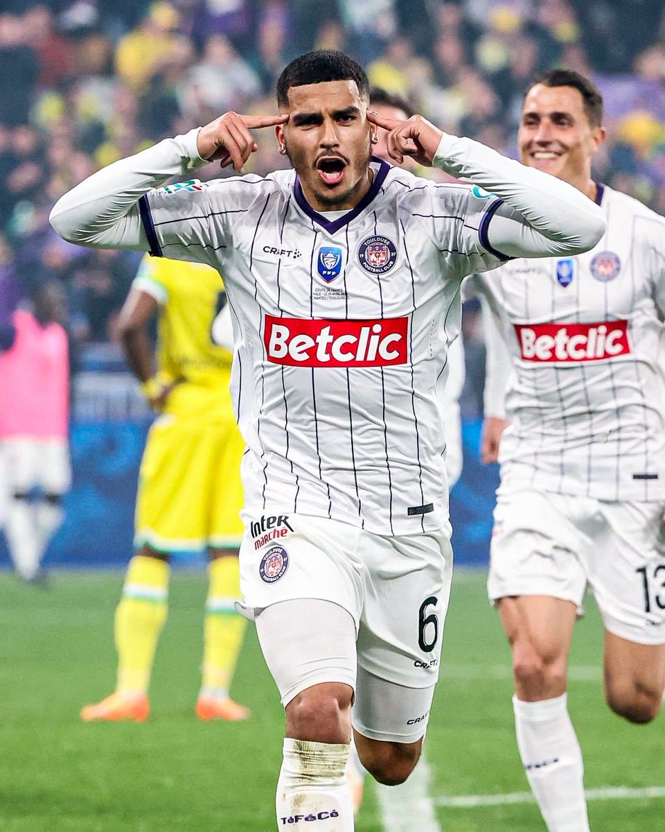 ZAboukhlal's tweet photo. 𝐀 𝐍𝐈𝐆𝐇𝐓 𝐅𝐎𝐑 𝐈𝐍 𝐓𝐇𝐄 𝐇𝐈𝐒𝐓𝐎𝐑𝐘 𝐁𝐎𝐎𝐊𝐒 😍🏆

💜 @ToulouseFC https://t.co/XlnukRaiRS