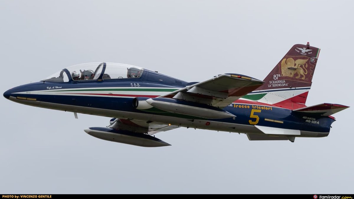 ItaMilRadar's tweet photo. Yesterday, in an accident involving a civilian aircraft, the captain Alessio Ghersi, pilot in service with the aerobatic team "Frecce Tricolori", lost his live with a passenger.
Blue skies 🙏
(📷 @vincenzogentile) https://t.co/WBvokn2AUc