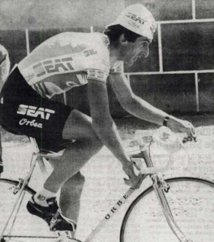 Urtekaria's tweet photo. Tal día como hoy en 1986 Marino Lejarreta ganaba la crono al alto del Naranco en la Vuelta a España. Fue su última victoria de etapa en la ronda hispana. https://t.co/TilVVLGDDE https://t.co/KwedculdjV