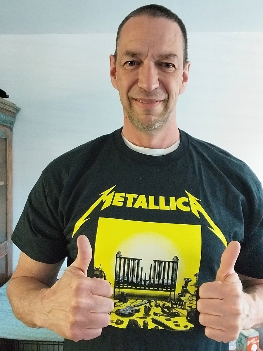 DATheuns65's tweet image. #Metallica #MetonTour #NoRepeatWeekend day after, still a big smile....awesome performance.
'Metal up your Ass'