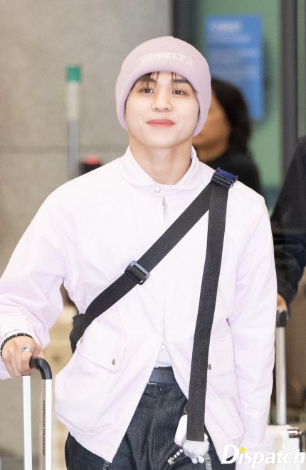 HORI70N's tweet photo. 📍 Incheon, Korea

"Member Vinci walked out of the arrival hall with confident steps."

📸 Dispatch https://t.co/BB2aYrzWnK