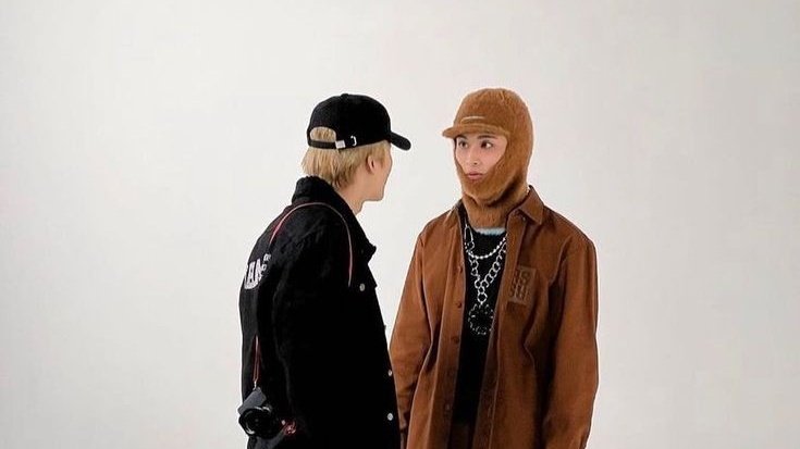 mushyjae's tweet photo. #markmin short au wherein,
m is filming a music video, and j visited him.

language: english
link: https://t.co/2T1fgMLwl4 https://t.co/s8QURlGlqp
