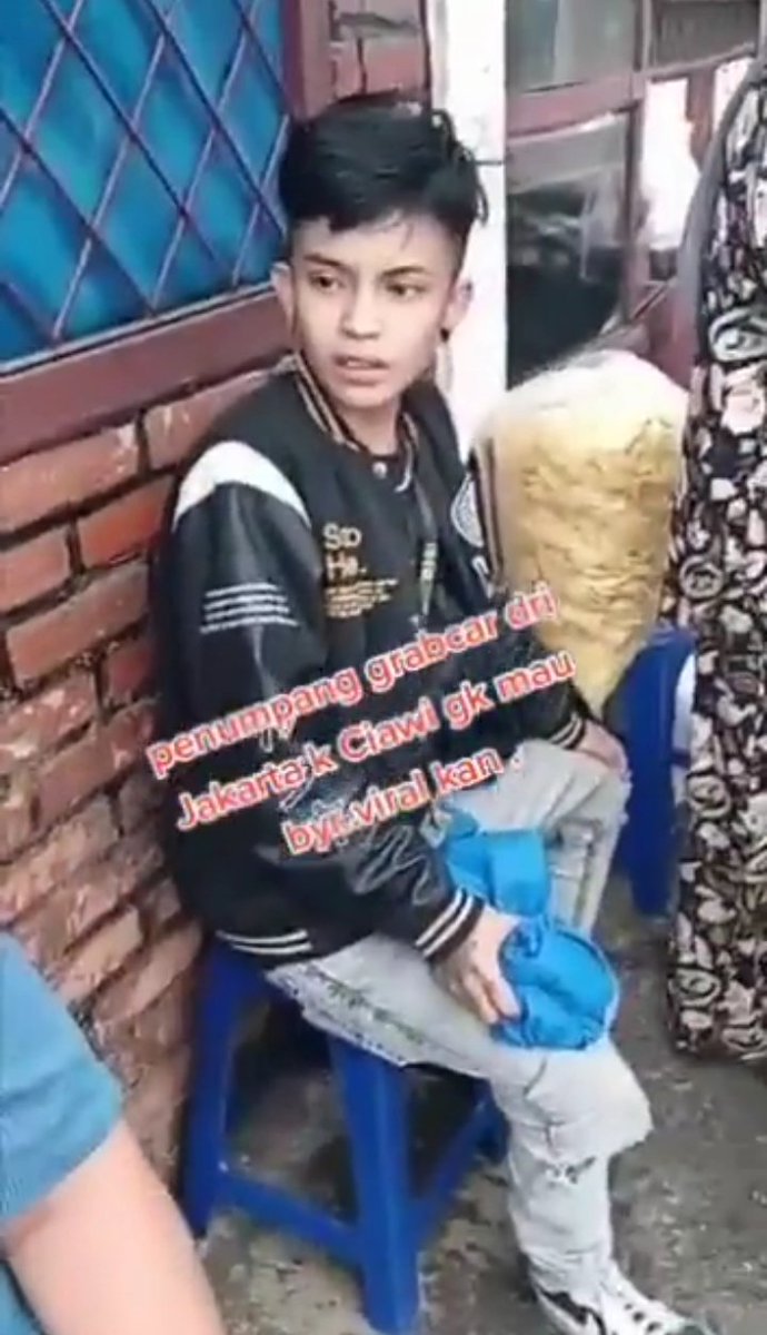 PaltiHutabarat's tweet photo. Lagian kenapa mau aja terima orderan orang begini dari Jakarta ke Ciawi?!

Ya jelas dia ga bayarlah, ga ada duitnya.. 😌 https://t.co/xDtzzdbTuG