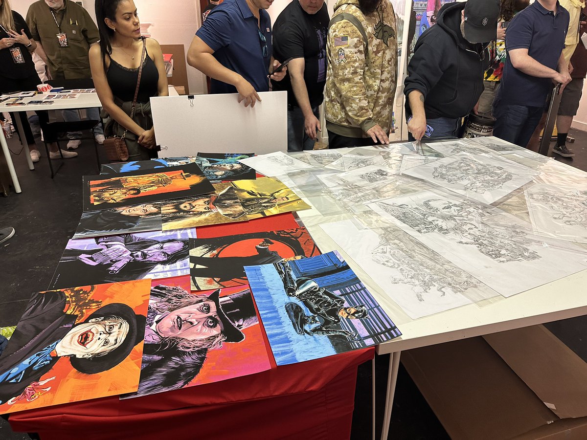 PosterPirate's tweet image. Good times at the Paul Mann, One Man Show. Austin’s got a good vibe, will be back next year, with a bigger tube!

#alternativemovieposter #amp #paulmann #LimitedEdition #postercollector #altposter