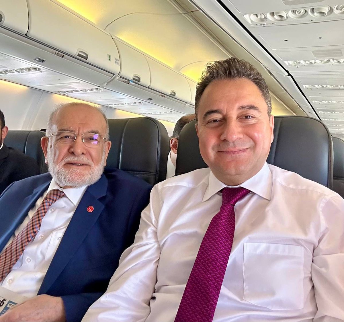 Biz <a href="/T_Karamollaoglu/">Temel Karamollaoğlu</a> ile yola çıktık geliyoruz İzmir. 

Siz de 15.30’da Gündoğdu Meydanında olacak mısınız?