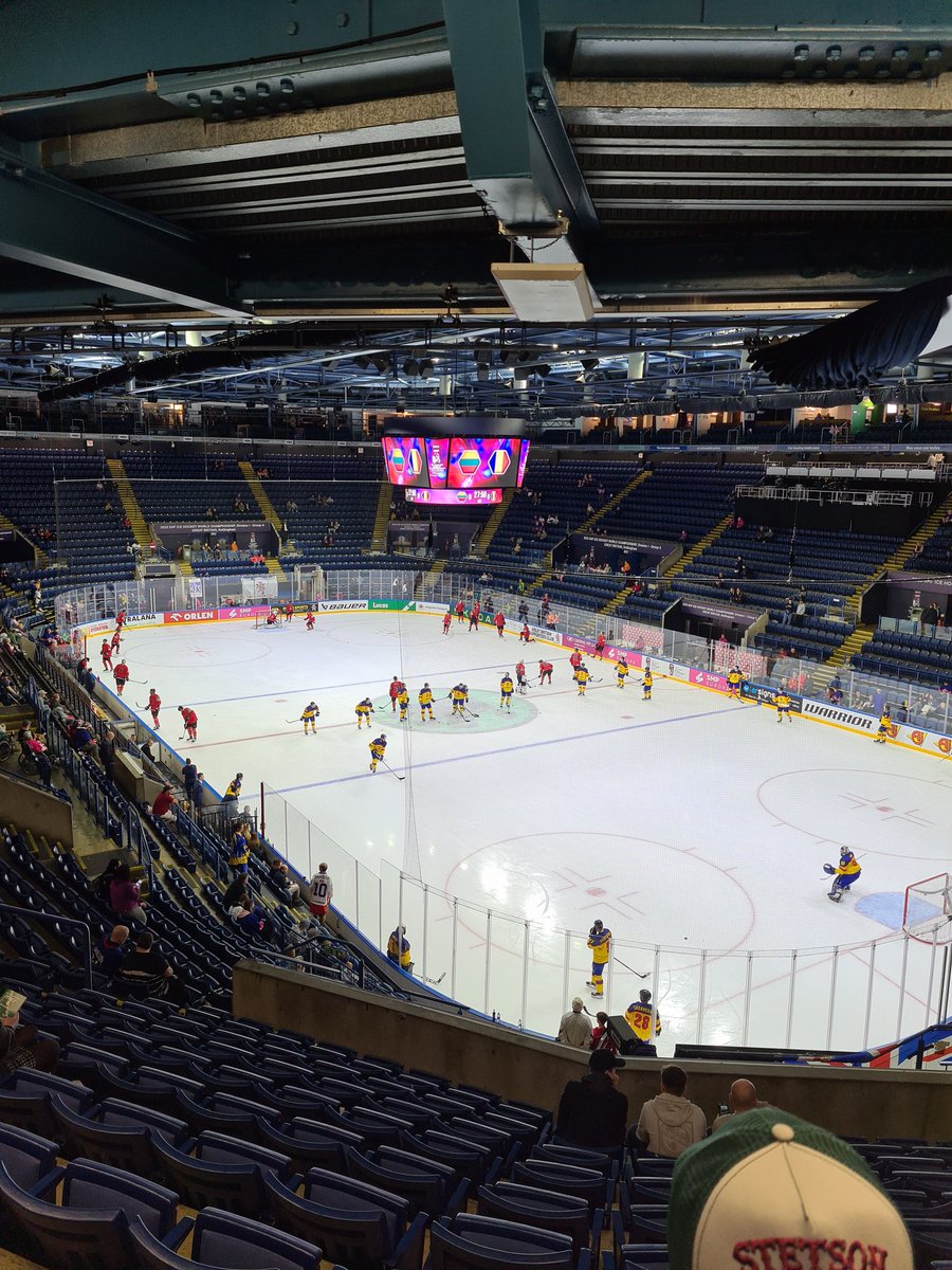 RyanDCFC96's tweet photo. Full day of live hockey, yes please! 🏒 #TeamGB #Hockey https://t.co/wl5lZo9HYB