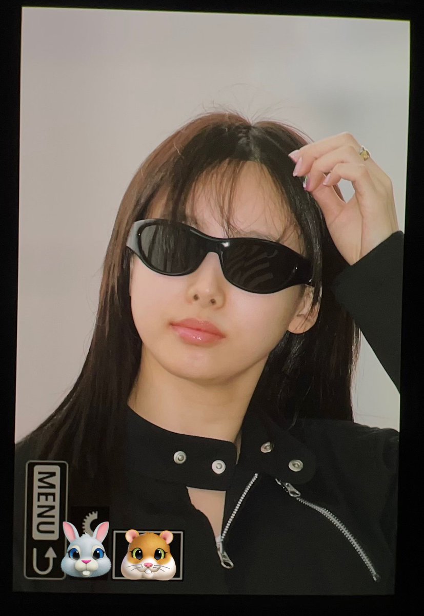 230430 🩵
나연 인천공항 출국 😎
#트와이스 #나연 #ナヨン