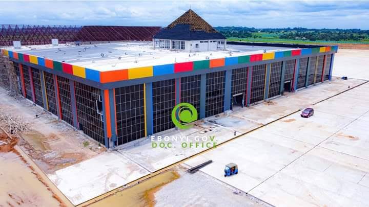 drpenking's tweet photo. Ebonyi Airport was constructed with a budget of 36 billion Naira and  another 10 billion Naira set aside for take off. Second frame is a picture of Ebonyi children eating leftover food after the commissioning of the hyper inflated project because their parents who are Ebonyi https://t.co/lPcBbBwyok