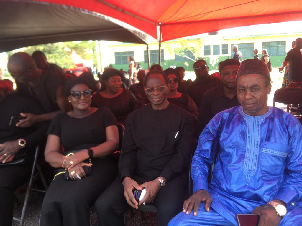 Thestewardsgh's tweet photo. Yesterday, Dr Kofi konadu Apraku, attended the funeral of his late wife ( Former Chairman of Anyaa-Sowutuom Constituency at Odorgono Secondary School.) May his beautiful wife rest in Peace 🕊️

#TheNextToLead
#TheEconomist
#TheUnityMan
#AManWithGhana@Heart https://t.co/thuthKEd66