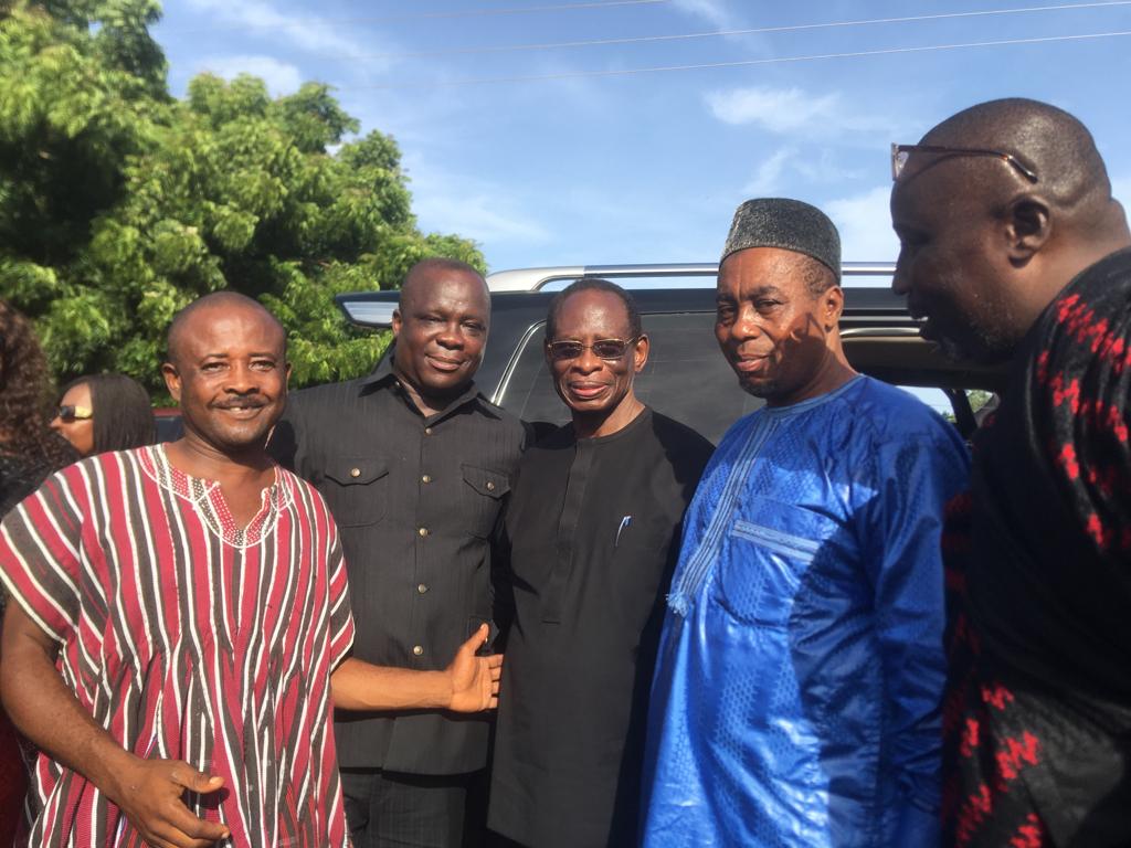 Thestewardsgh's tweet photo. Yesterday, Dr Kofi konadu Apraku, attended the funeral of his late wife ( Former Chairman of Anyaa-Sowutuom Constituency at Odorgono Secondary School.) May his beautiful wife rest in Peace 🕊️

#TheNextToLead
#TheEconomist
#TheUnityMan
#AManWithGhana@Heart https://t.co/thuthKEd66
