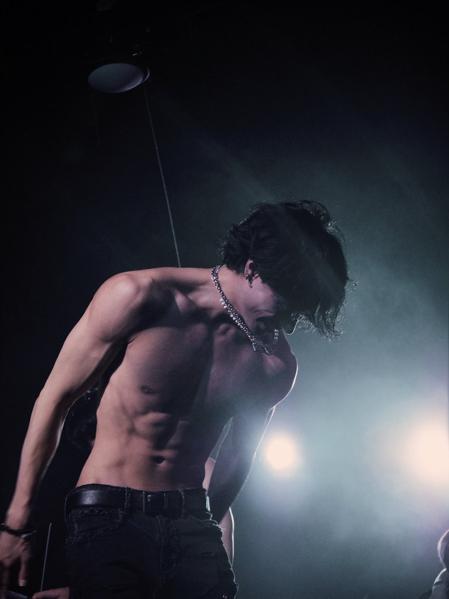 regiespams's tweet photo. — i swear i miss ur voice https://t.co/zDNqHFNRnj