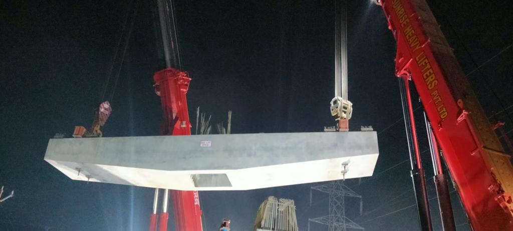 DmrcPatna's tweet photo. Station work for #PatnaMetroProject elevated section is in full swing. 2nd Cross arm of #PatliputraBusTerminalStation launched successfully.
#Patna #Patnametro #Metro #crossarm #DMRC #patnametrorail https://t.co/RkpCfMhRJC