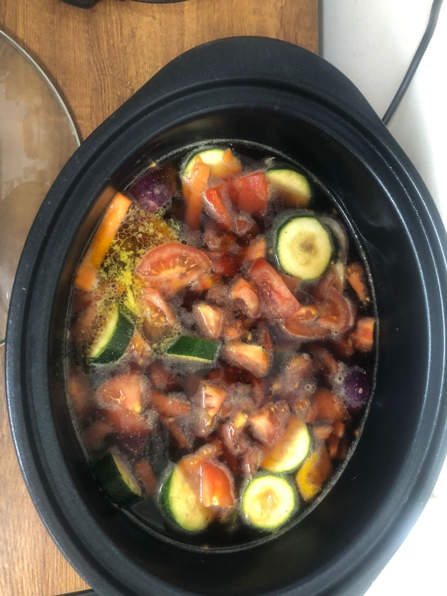 ResourceCen's tweet photo. Big thanks to the #amazingteam at #somewheresafetostay We do love to cook food to bring everyone together 👍 Happy Bank Holiday Weekend to all of our supporters and #partneragencies 💙 https://t.co/c7jzuni9pI