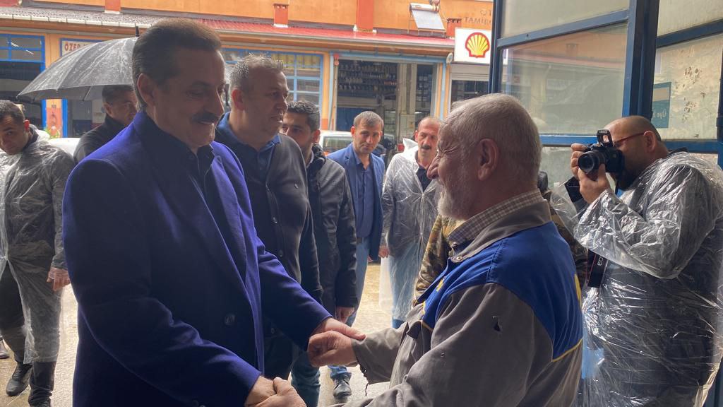 AKPartiArtvin's tweet photo. İLİMİZİ KARIŞ KARIŞ GEZiYOR BİRLİKTE KARARLAR ALIYORUZ... 
#artvin   #murgul
@farukcelikcomtr
@ahmeterdem_08
@FatihTahtal
#doğruadımlarlayoladevam
#doğruzamandoğruadam https://t.co/AKHJ7XTExY