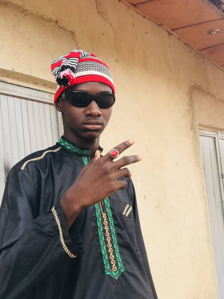 VictorVyrex's tweet photo. @Odumodublvck_ 
#EKELEBE_STUNNER

BAUCHI BOY 👽 https://t.co/f7f7F1BVXS