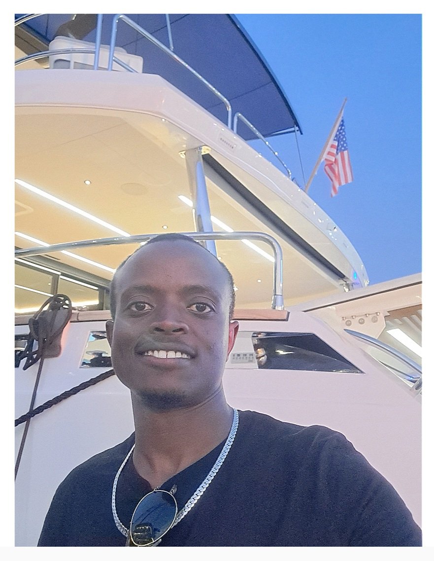chris_munyi's tweet photo. #Ferreti
#summer2023 https://t.co/vWM8WwGKWw