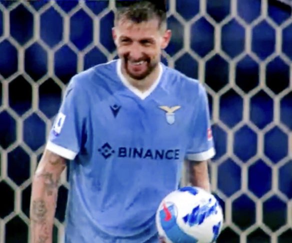 ilCalcioUbriaco's tweet photo. 👇🏻🍷

#Acerbi senza dubbio il migliore in campo, per la #Lazio!

Foto esclusiva da San Siro! https://t.co/gWCG2yU2i6