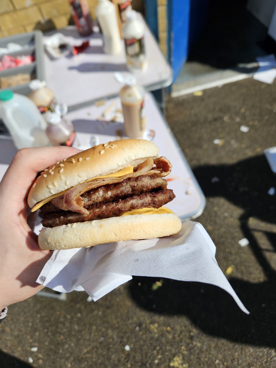 TvrCFC's tweet photo. @FootyScran Boro Burger at Stevenage FC yesterday. £6! https://t.co/kL0tcjXukb