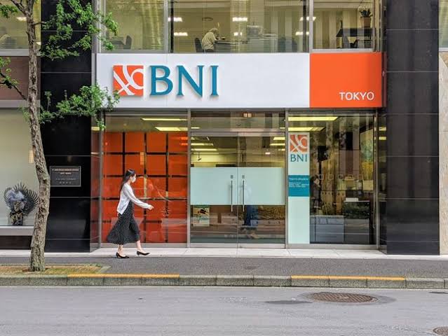 rgoestama's tweet photo. Banyak pebisnis di awal merintis usaha memikirkan ttg strategi branding namun terlalu fokus dgn sesuatu yg catchy sehingga melupakan apa itu corporate identity.

Branding yg baik ga cm sekedar catchy namun nyawanya ada di dlm konsep yg dirangkum dlm corporate identity.

A thread. https://t.co/9i7VSwNWOG