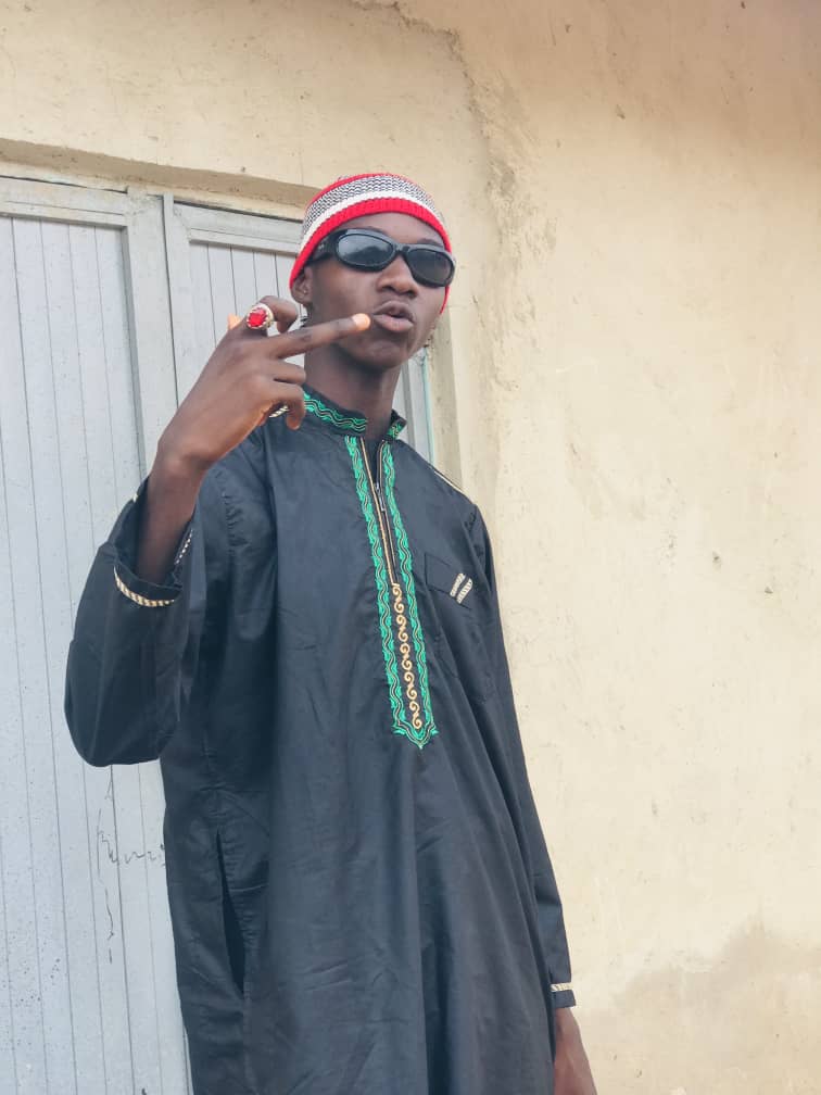 VictorVyrex's tweet photo. @Odumodublvck_ 
#EKELEBE_STUNNER

BAUCHI BOY 👽 https://t.co/f7f7F1BVXS