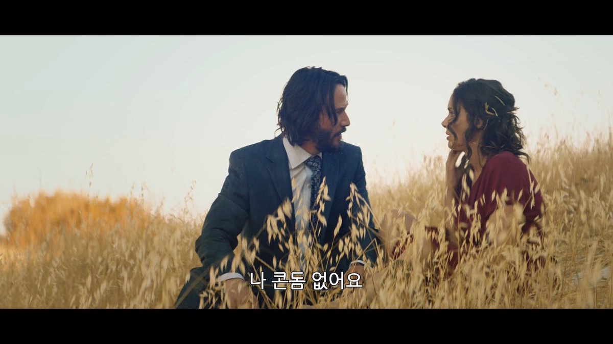 키아누리브스 필모작 깨기 도중 오늘 본 <데스티네이션 웨딩> 존윅 얼굴로 로코물 찍는데 티키타카하고 야외플하는것까지 개웃김 진짜 영화 1시간...