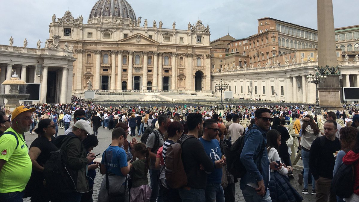 Just arrived in Rome. On 3 flights I was the *only* masked. In St.Peter Sq I saw just 1. I wonder what #WCPH2023 will be like…