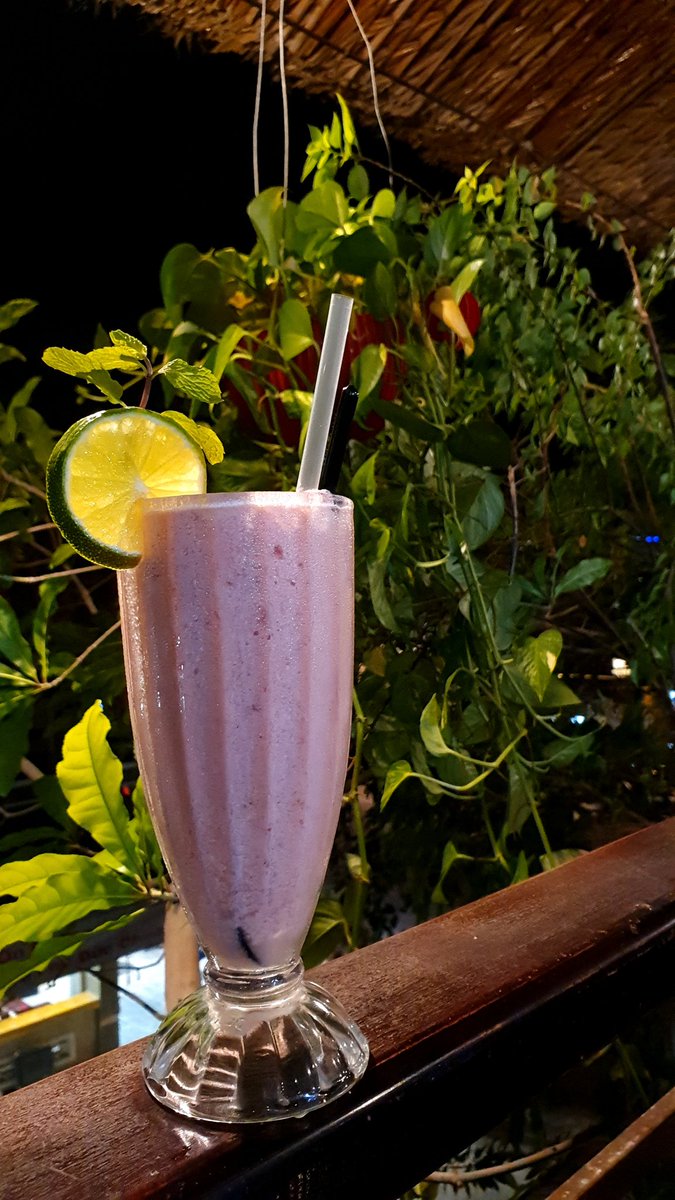 AnyaKulyk's tweet photo. Milkshake from childhood https://t.co/dqbAtuTzNo