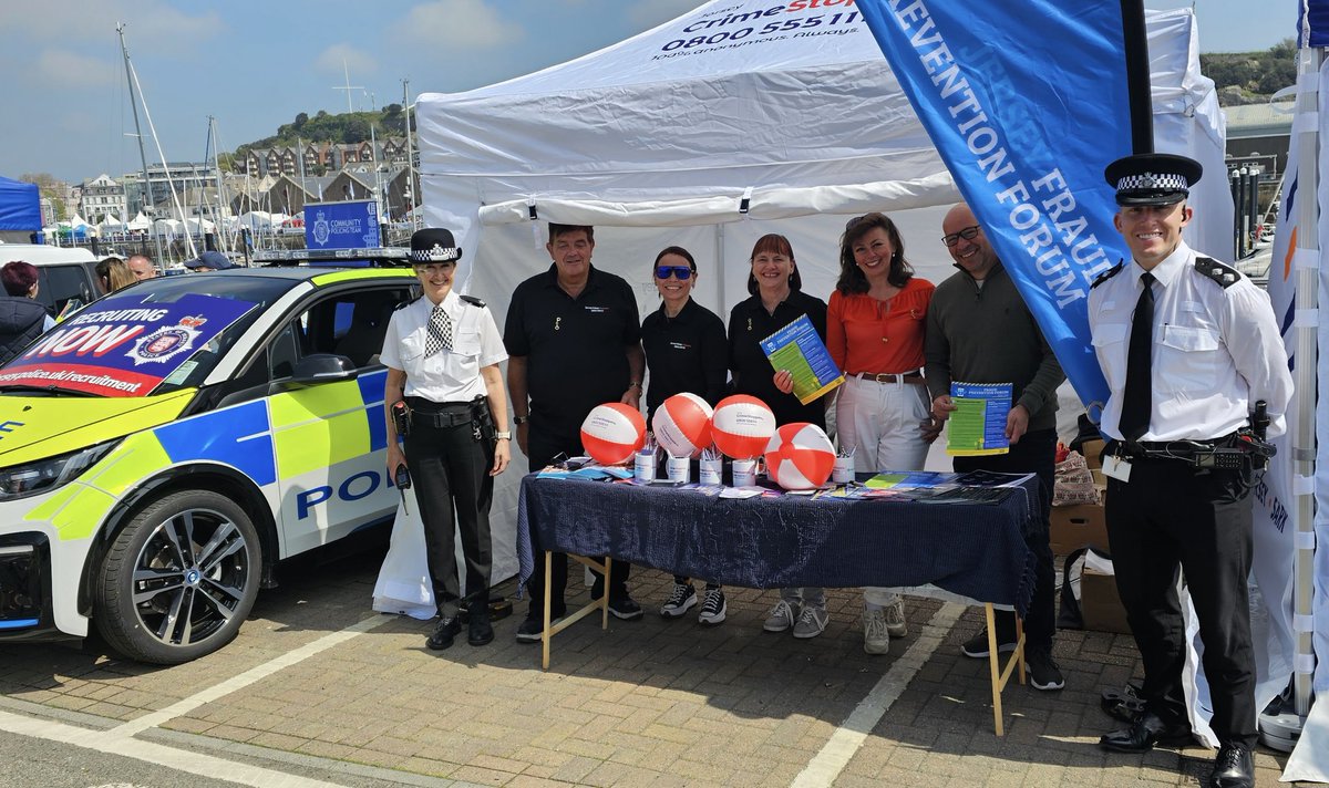 <a href="/JsyFraudForum/">Jsy Fraud Forum</a> Come to <a href="/jerseyboatshow/">Jersey Boat Show</a> this weekend and chat to us at our stand, joined with <a href="/CrimestoppersUK/">Crimestoppers</a>. Share your stories about frauds and scams, and learn how to stay safe from them. 
Learn more: fraudprevention.je 

<a href="/JerseyPolice/">States of Jersey Police</a> <a href="/JsyFraudForum/">Jsy Fraud Forum</a> 
#community