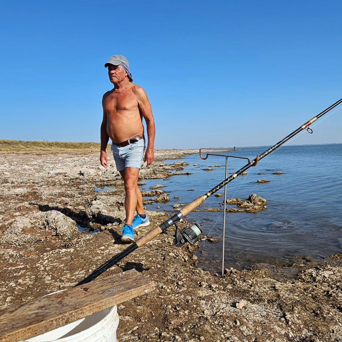 MarquitosGrilli's tweet photo. Dia de pesca con Papá 
Pesquero del monte, Lago del Monte, Guamini https://t.co/a054SiQ7mU