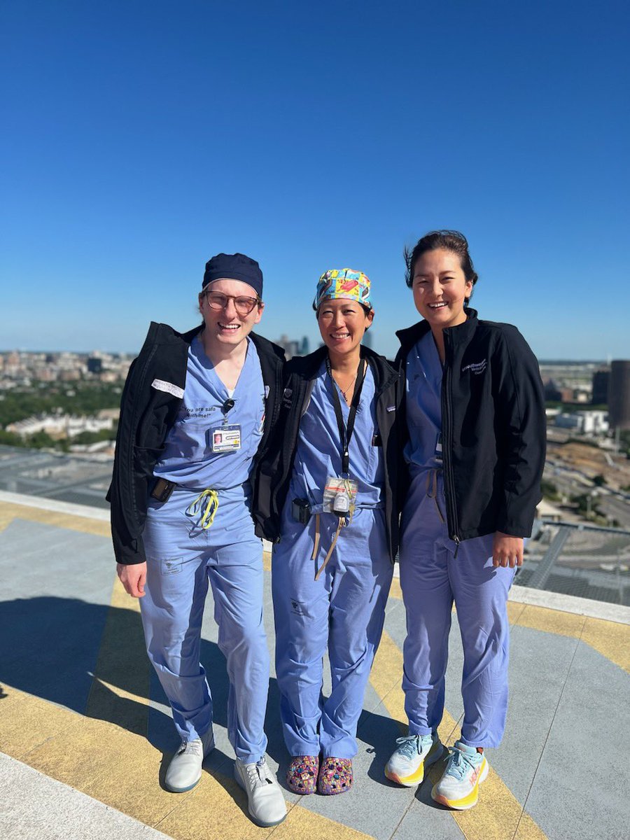CPark_MD's tweet photo. 📸 op between cases with two awesome @UTSWNews medical students Meredith Kim and @HenryRoseman 

Look out for these future Doctors going into Family Medicine and Peds/Surg! https://t.co/OZbg37gYuZ