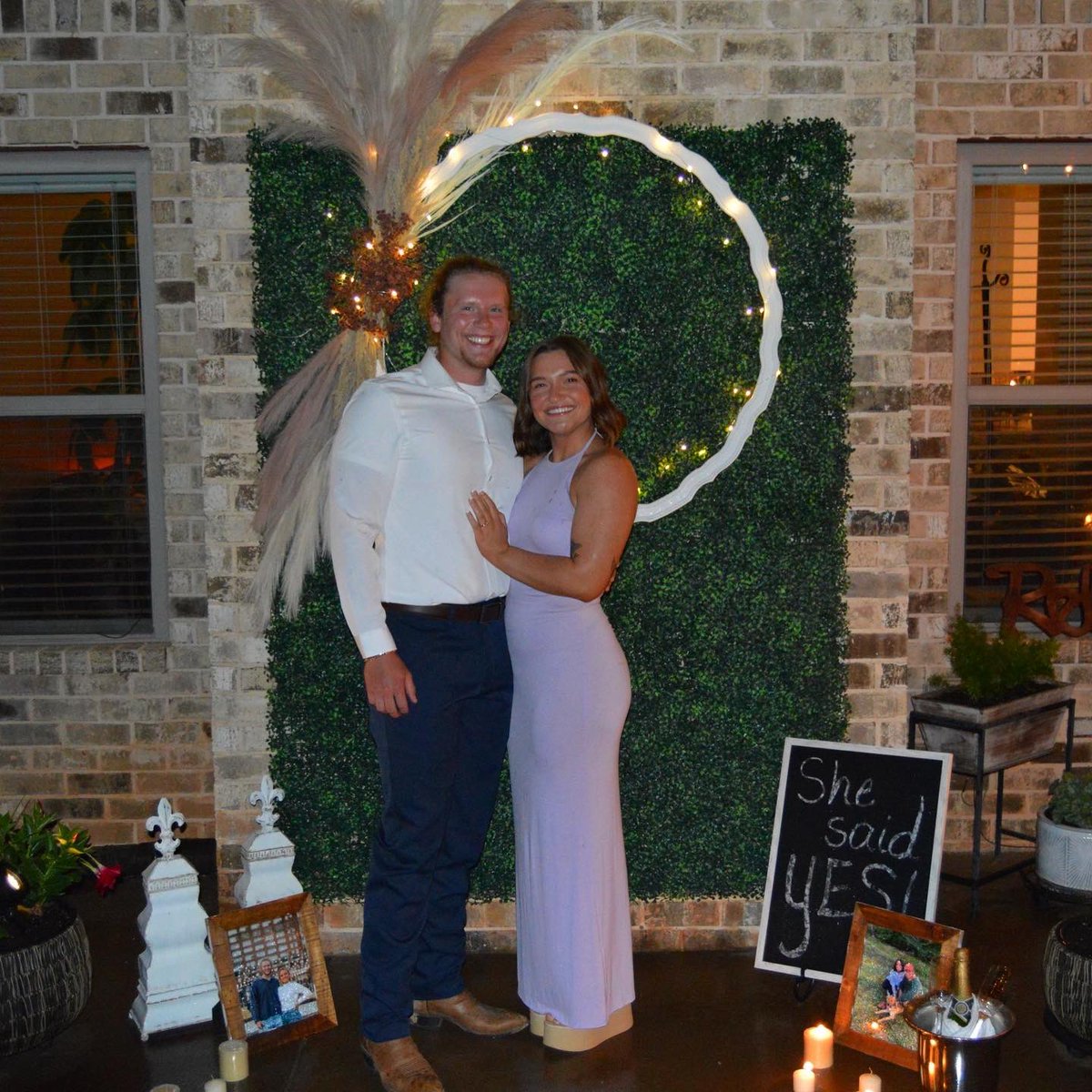SarahPlemons_'s tweet photo. IM GETTING MF MARRIED!!!!!!!! https://t.co/xOZQiMEAPq